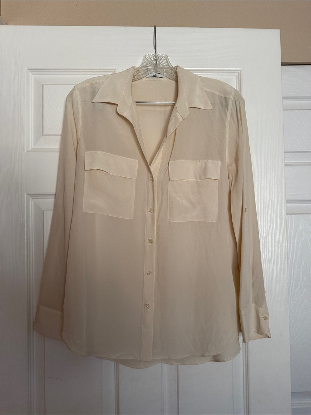 Aritzia Babaton Cream Silk Button Down Shirt XS